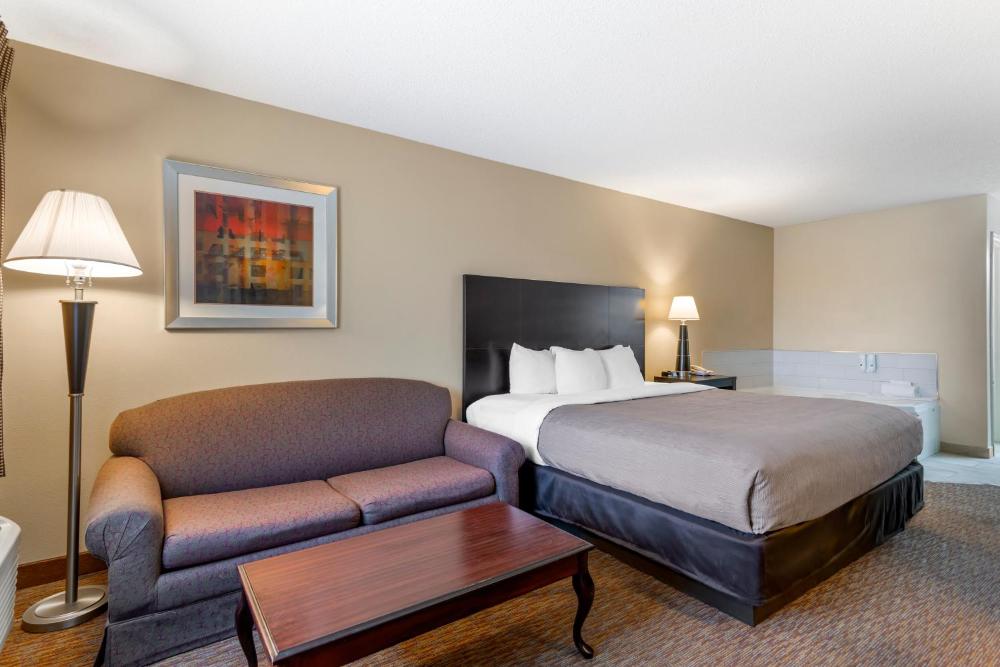 King Room - Non Smoking interior